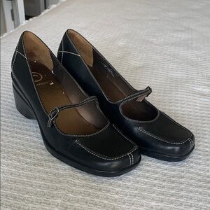 Rockport black with contrast stitching wedge mary janes square toe size 10m